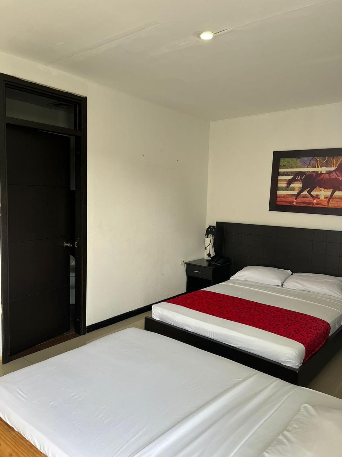 Hotel El Jardin Cafetero Armenia מראה חיצוני תמונה